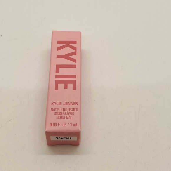 NWT KYLIE COSMETICS High Gloss Matte Liquid Lipstick in 808 Kylie Size 1 ml mini - Picture 9 of 12
